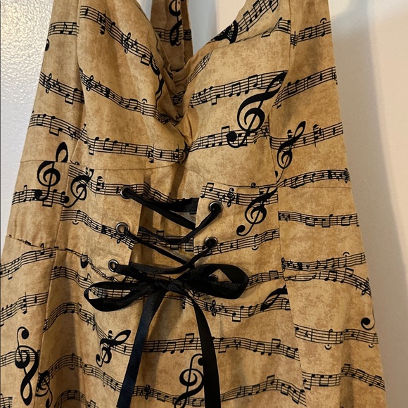 Hot topic, Musical Note women’s Halter Dress. Size large. - Picture 3 of 7